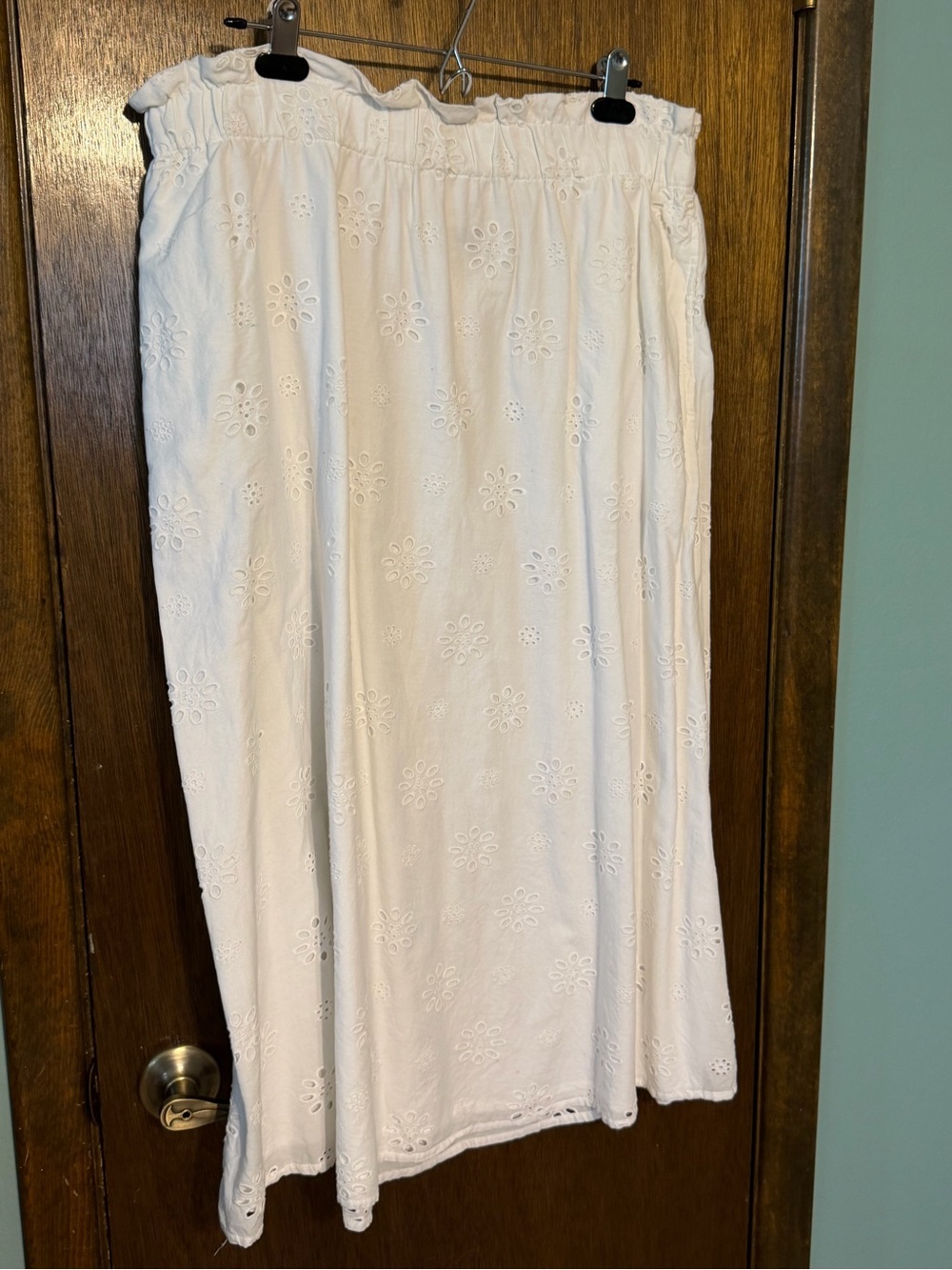 Universal Thread White Eyelet Elastic Waist Midi Skirt - Classic Summer Style